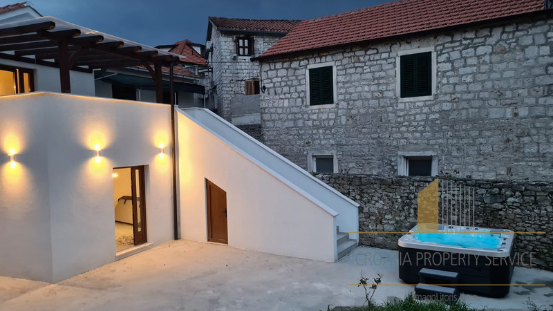 A new elegant house 160 m from the beach in the very center of Jelsa - the island of Hvar!