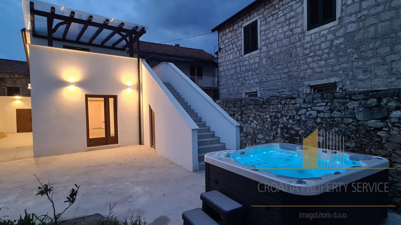 A new elegant house 160 m from the beach in the very center of Jelsa - the island of Hvar!