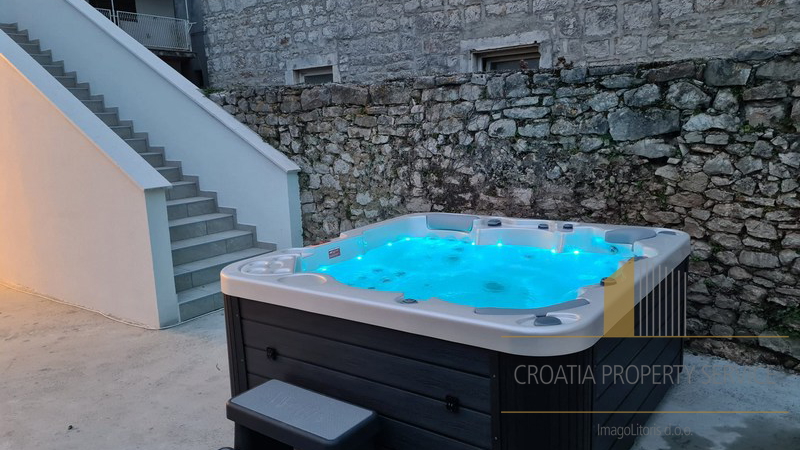 A new elegant house 160 m from the beach in the very center of Jelsa - the island of Hvar!