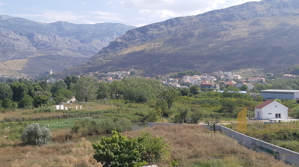 HOTEL IN CONSTRUCTION SITUATED ON THE LAND SURFACE 3881 SQM, ACCOMMODATION WITH THE HIGHEST TRAFFIC ROAD OF SPLIT - DALMATIAN COUNTY! SPLIT!