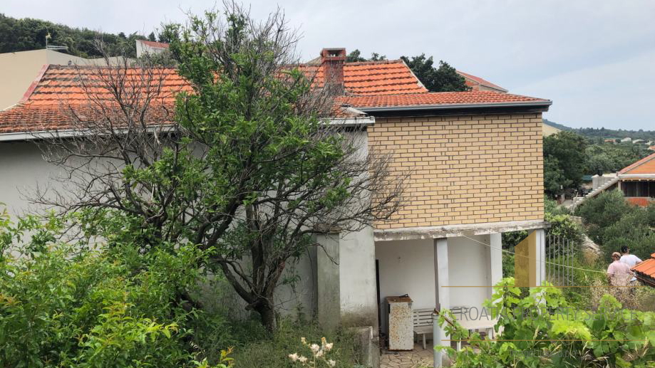 Building land with two houses only 40 m from the sea - Korčula!