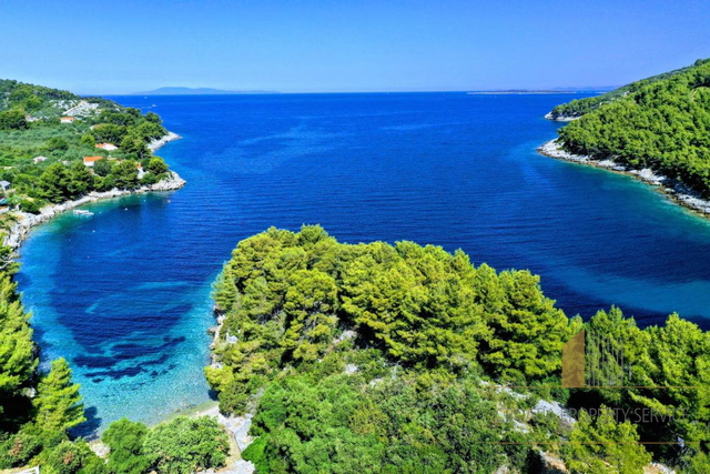Baugrundstück in Top-Lage, 60 m vom Strand auf der Insel Korčula!
