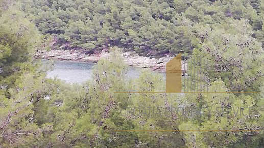 Terreno edificabile in posizione privilegiata a 60 m dalla spiaggia sull'isola di Korčula!