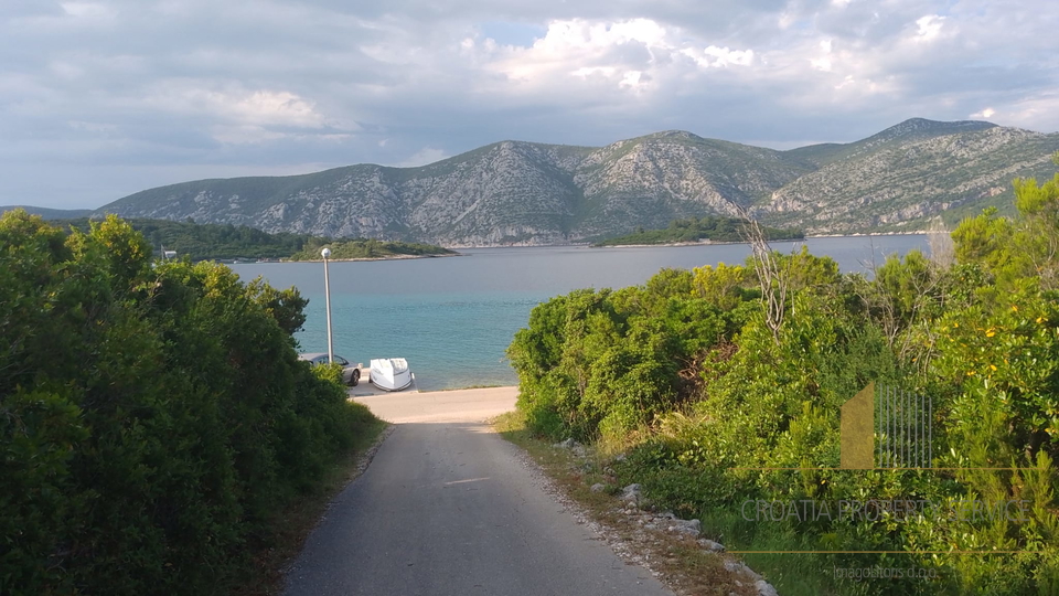 Exceptional building plot only 50 m from the sea - Račišće, Korčula!