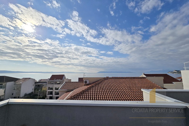 Spacious house with sea view in Tučepi!