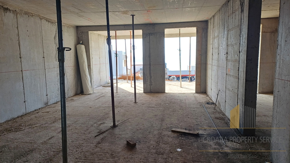 Luxurious three-bedroom apartment with a rooftop terrace and sea view on the island of Čiovo!