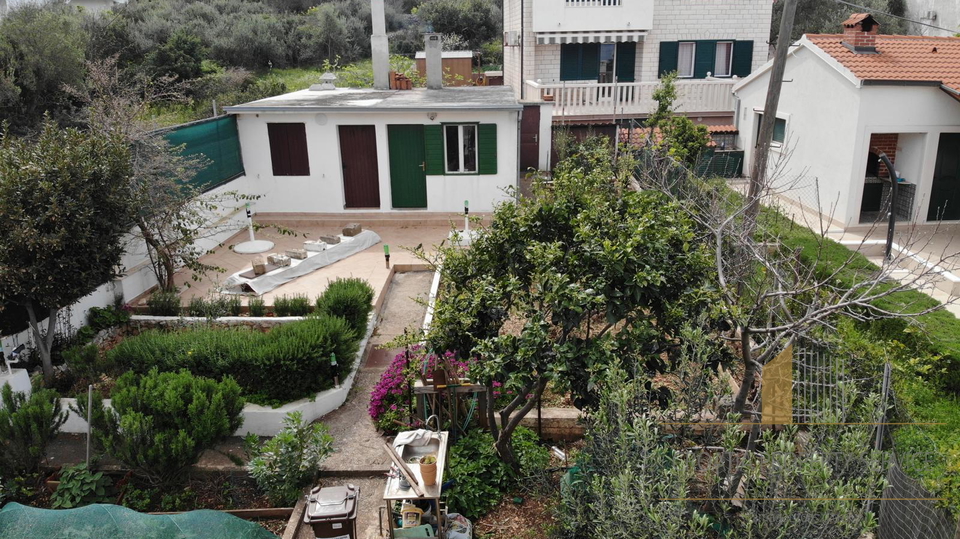 An exclusive oasis by the beach - a house with two apartments in an enchanting location on Čiovo!