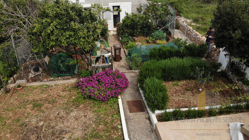 An exclusive oasis by the beach - a house with two apartments in an enchanting location on Čiovo!