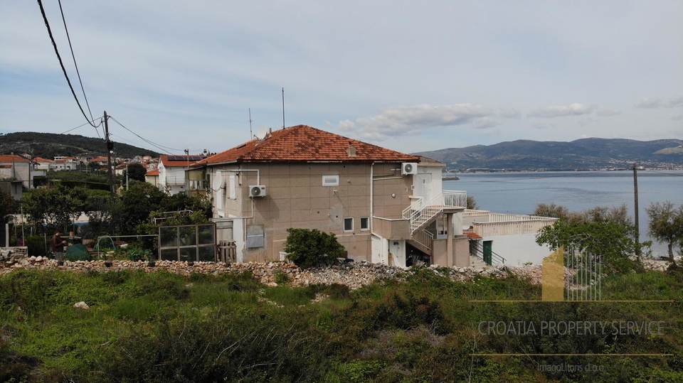An exclusive oasis by the beach - a house with two apartments in an enchanting location on Čiovo!
