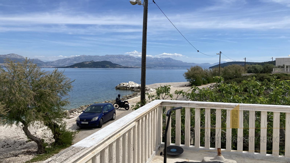 An exclusive oasis by the beach - a house with two apartments in an enchanting location on Čiovo!