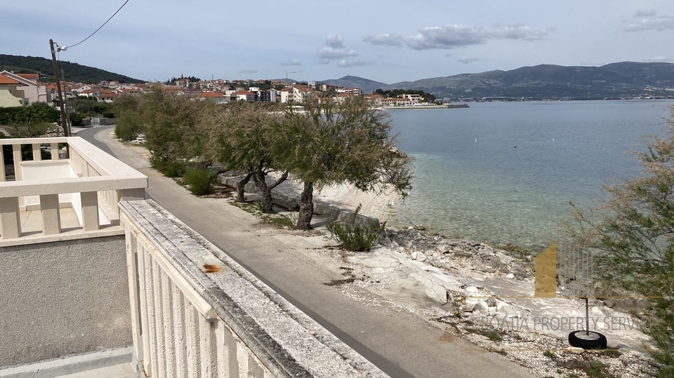An exclusive oasis by the beach - a house with two apartments in an enchanting location on Čiovo!