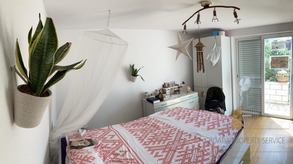 An exclusive oasis by the beach - a house with two apartments in an enchanting location on Čiovo!