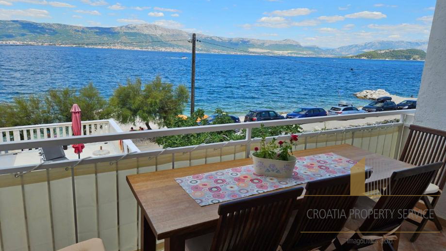 An exclusive oasis by the beach - a house with two apartments in an enchanting location on Čiovo!