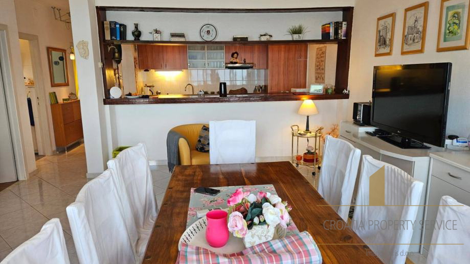 An exclusive oasis by the beach - a house with two apartments in an enchanting location on Čiovo!
