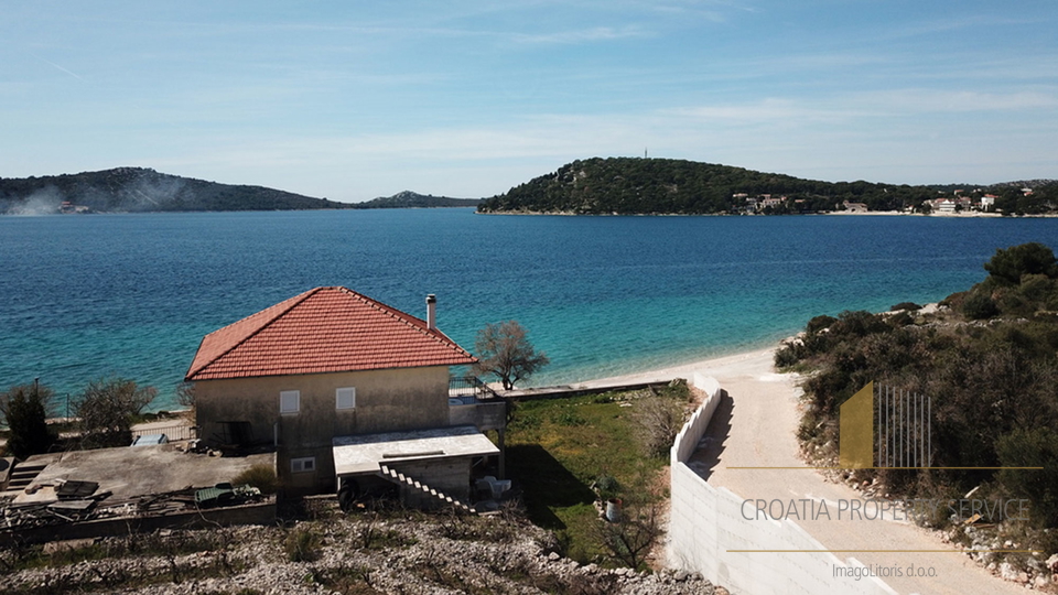 Luksuzni penthouse s pogledom na morje 50 m od plaže – Kalebova Luka!