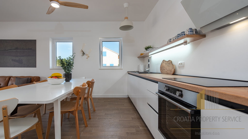 Casa, 130 m2, Vendita, Pašman