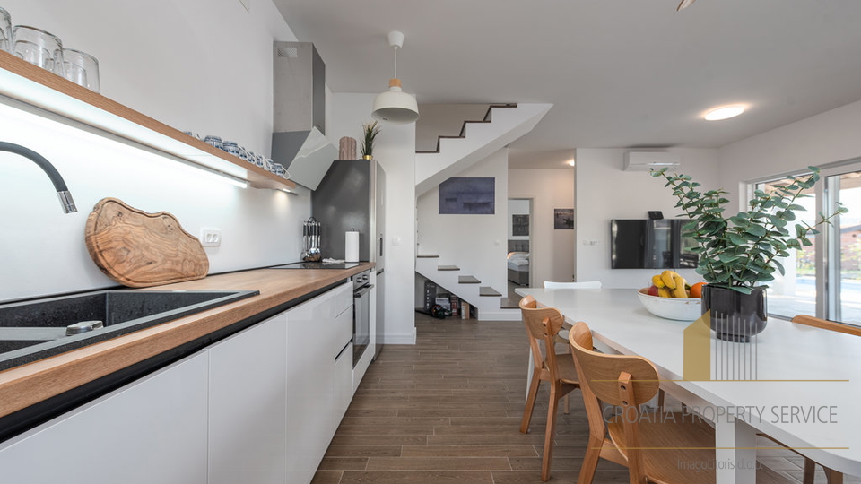 Casa, 130 m2, Vendita, Pašman