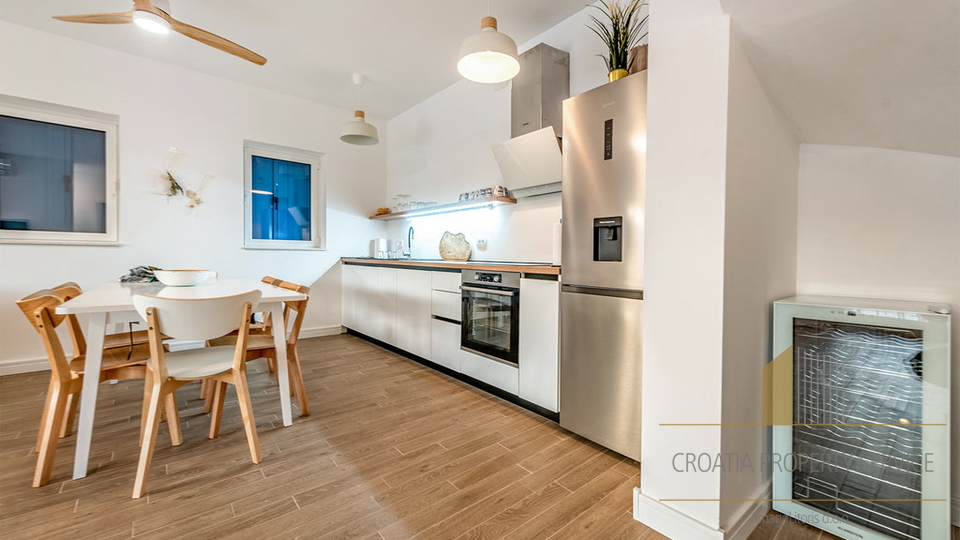 Casa, 130 m2, Vendita, Pašman
