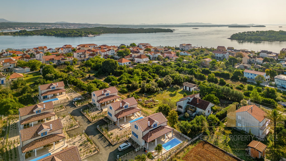 Casa, 130 m2, Vendita, Pašman