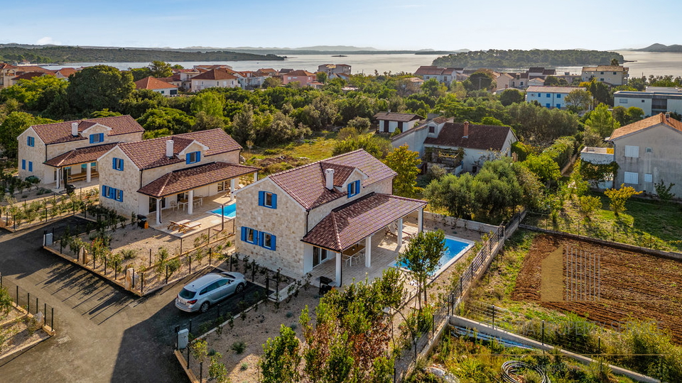Casa, 130 m2, Vendita, Pašman