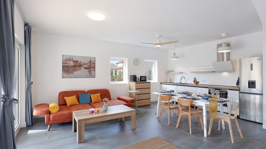 Casa, 130 m2, Vendita, Pašman