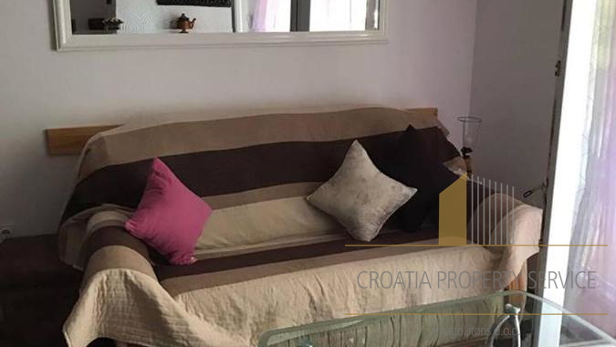 Geräumiges Apartmenthaus 50 m vom Strand entfernt in der Nähe von Zadar!
