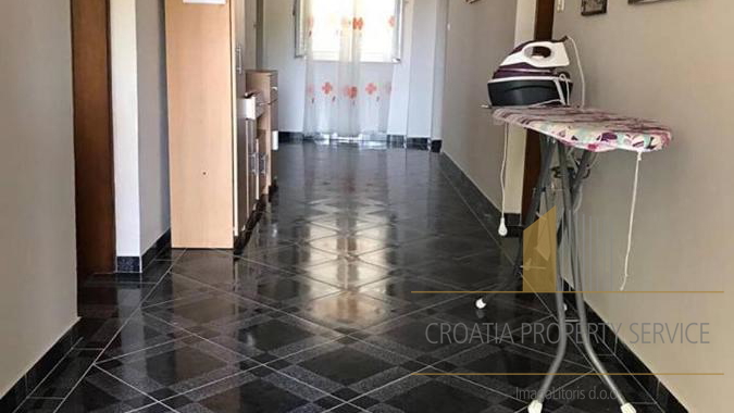 Geräumiges Apartmenthaus 50 m vom Strand entfernt in der Nähe von Zadar!