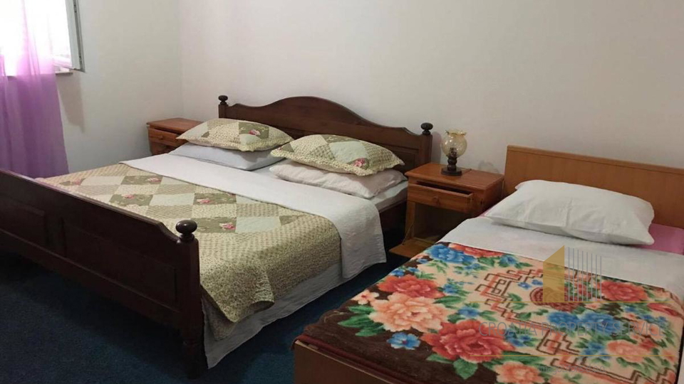 Geräumiges Apartmenthaus 50 m vom Strand entfernt in der Nähe von Zadar!