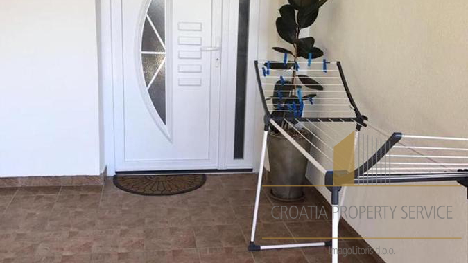 Geräumiges Apartmenthaus 50 m vom Strand entfernt in der Nähe von Zadar!