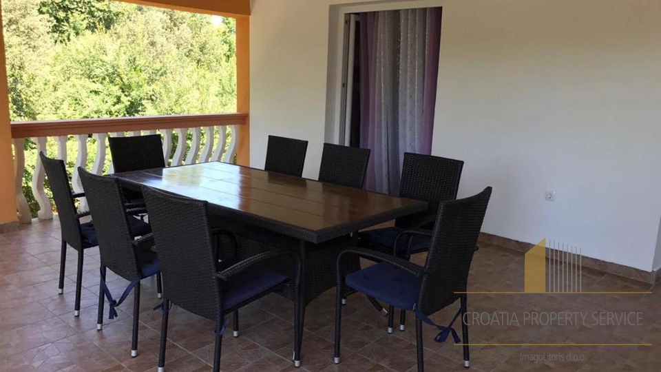 Geräumiges Apartmenthaus 50 m vom Strand entfernt in der Nähe von Zadar!