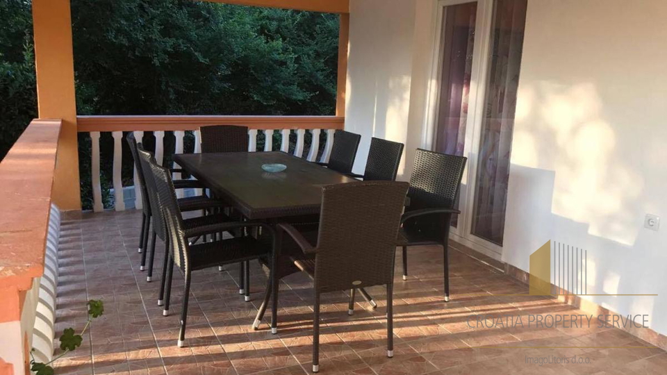 Geräumiges Apartmenthaus 50 m vom Strand entfernt in der Nähe von Zadar!