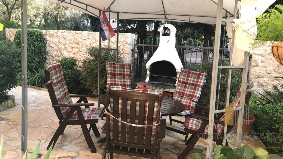 Geräumiges Apartmenthaus 50 m vom Strand entfernt in der Nähe von Zadar!