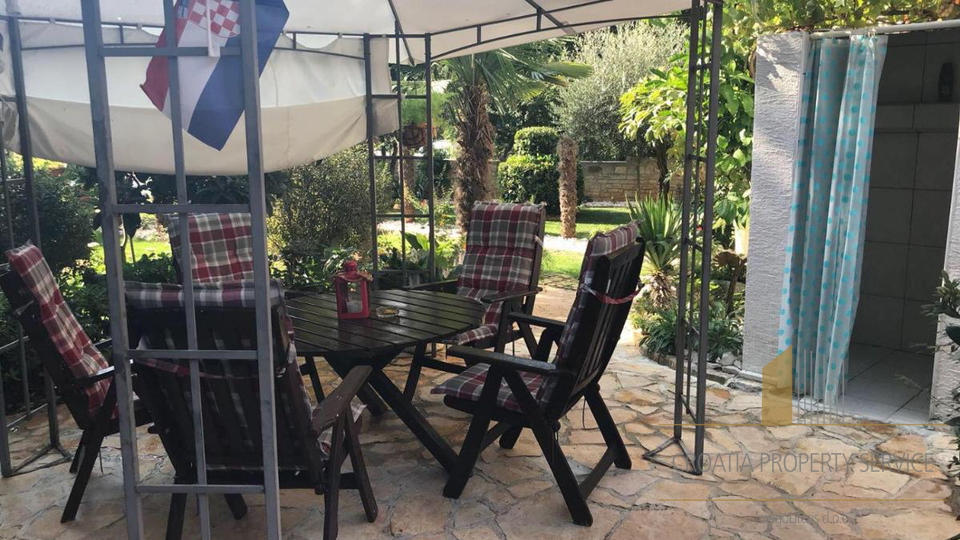 Geräumiges Apartmenthaus 50 m vom Strand entfernt in der Nähe von Zadar!
