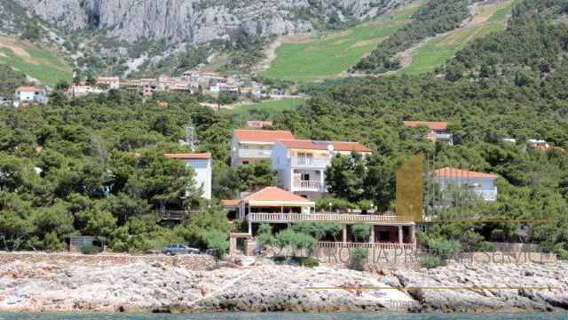 Attractive pension in an exclusive location by the sea on the island of Hvar!