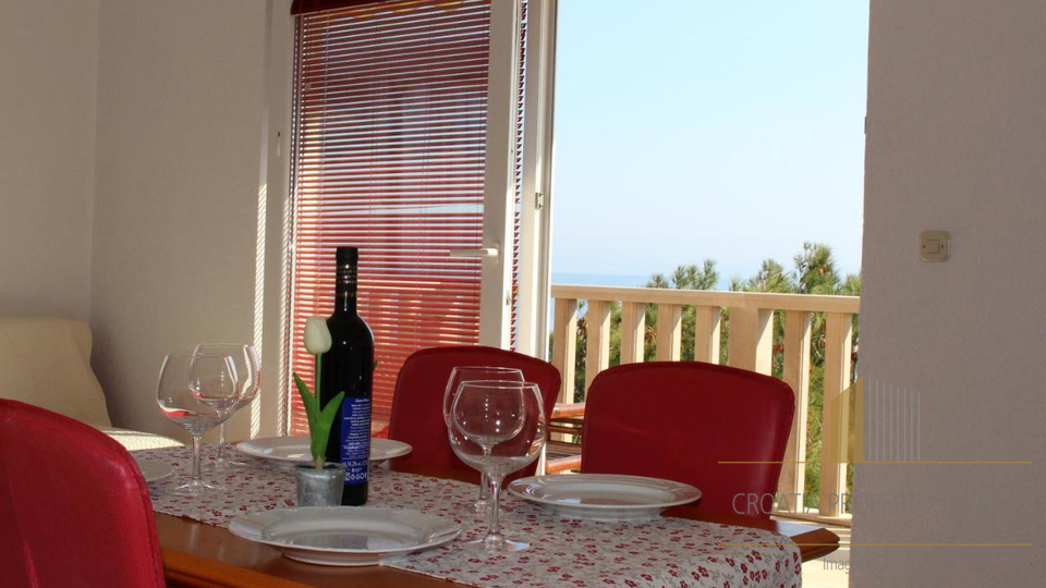 Attractive pension in an exclusive location by the sea on the island of Hvar!