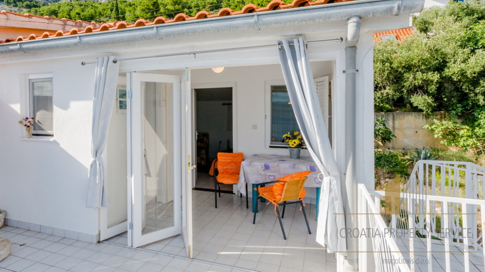 Средиземноморский апартаментный дом с панорамным видом – Марушичи, Омишская Ривьера!