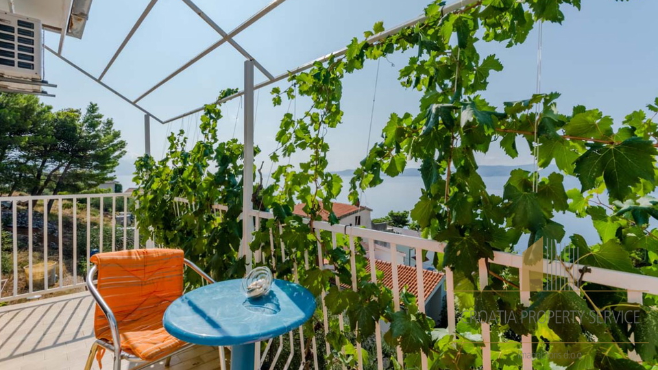 Средиземноморский апартаментный дом с панорамным видом – Марушичи, Омишская Ривьера!