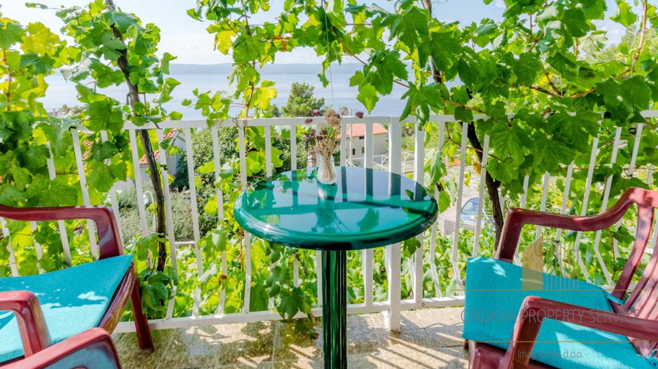 Средиземноморский апартаментный дом с панорамным видом – Марушичи, Омишская Ривьера!