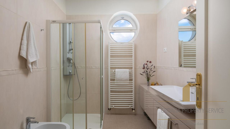 Casa, 250 m2, Vendita, Vodice