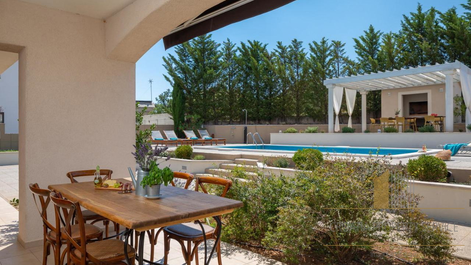 Casa, 250 m2, Vendita, Vodice