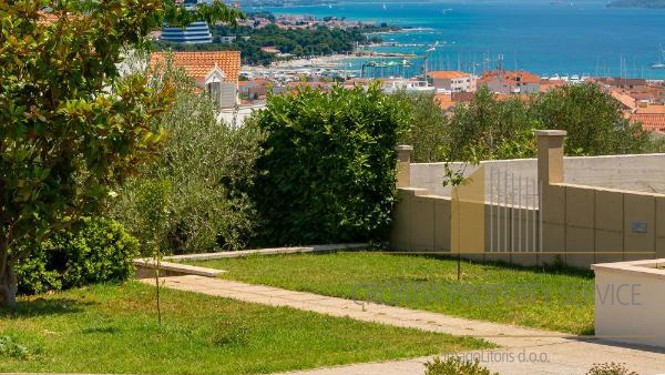 Casa, 250 m2, Vendita, Vodice