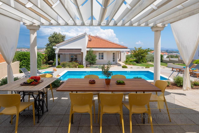 Ekskluzivna dizajnerska vila s pogledom na morje - Vodice!