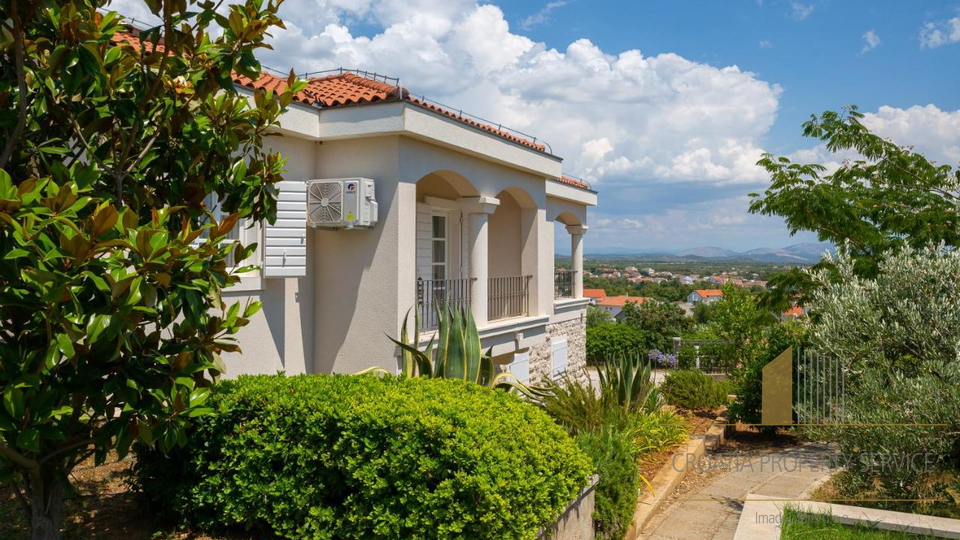 Casa, 250 m2, Vendita, Vodice