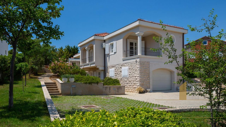 Casa, 250 m2, Vendita, Vodice