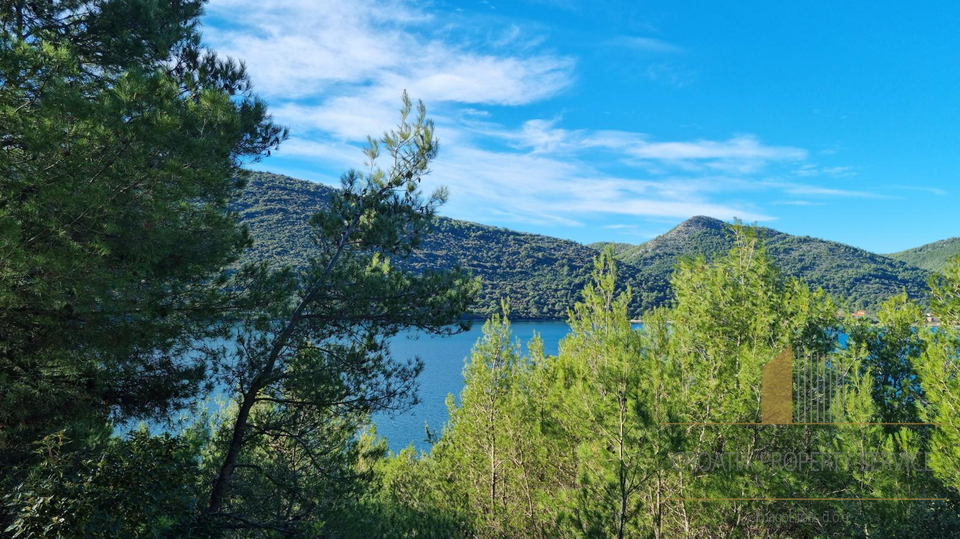 Attraktives Grundstück in erster Meereslinie – Investitionsmöglichkeit, Pelješac!