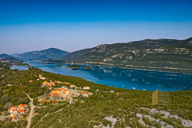 Zemljište uz more s nevjerojatnim pogledom na Malostonski zaljev – Pelješac!