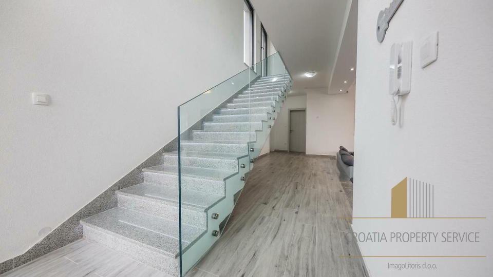 Elegant villa with panoramic sea view near Split!