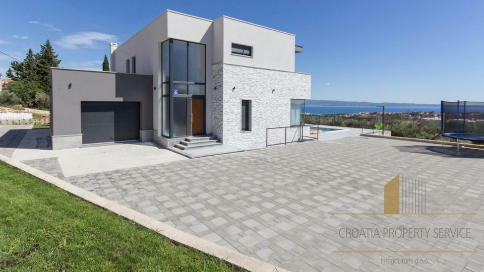 Elegant villa with panoramic sea view near Split!