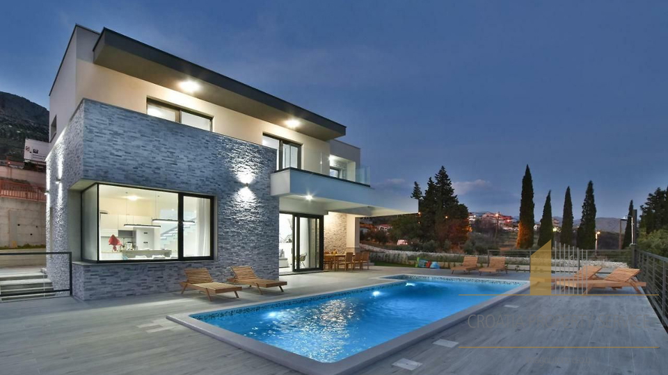 Elegant villa with panoramic sea view near Split!