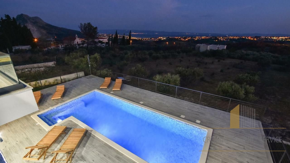 Elegant villa with panoramic sea view near Split!